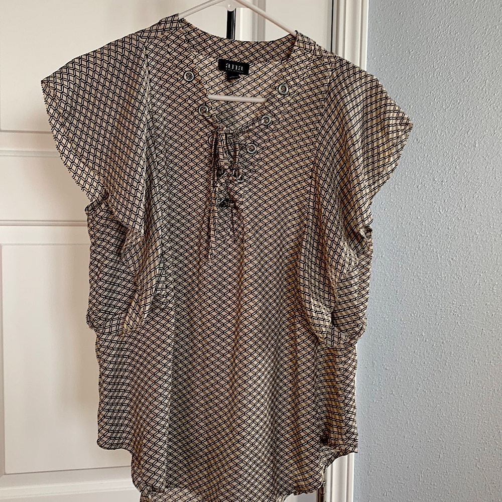 Ana’s Womens Top